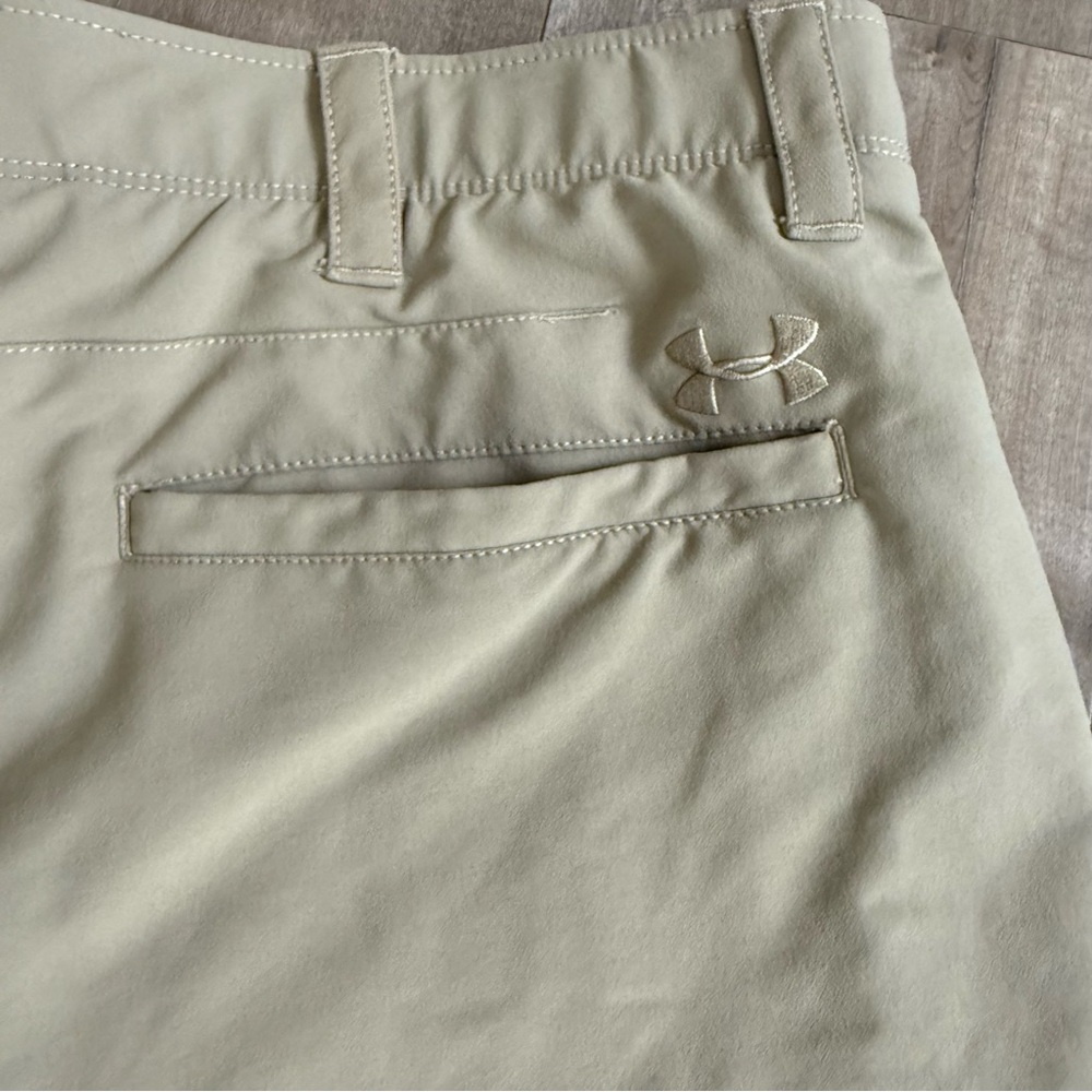 Under Armour Performance Golf Shorts Khaki Men 40 Gummy Waistband Heatgear Loose - Picture 8 of 12
